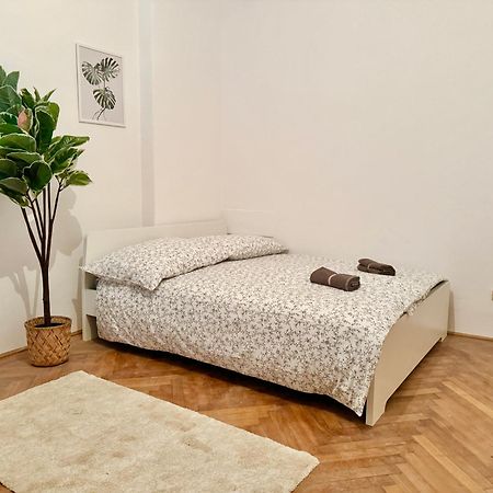 Spacious Apartment - 15 Min To Center Відень Екстер'єр фото