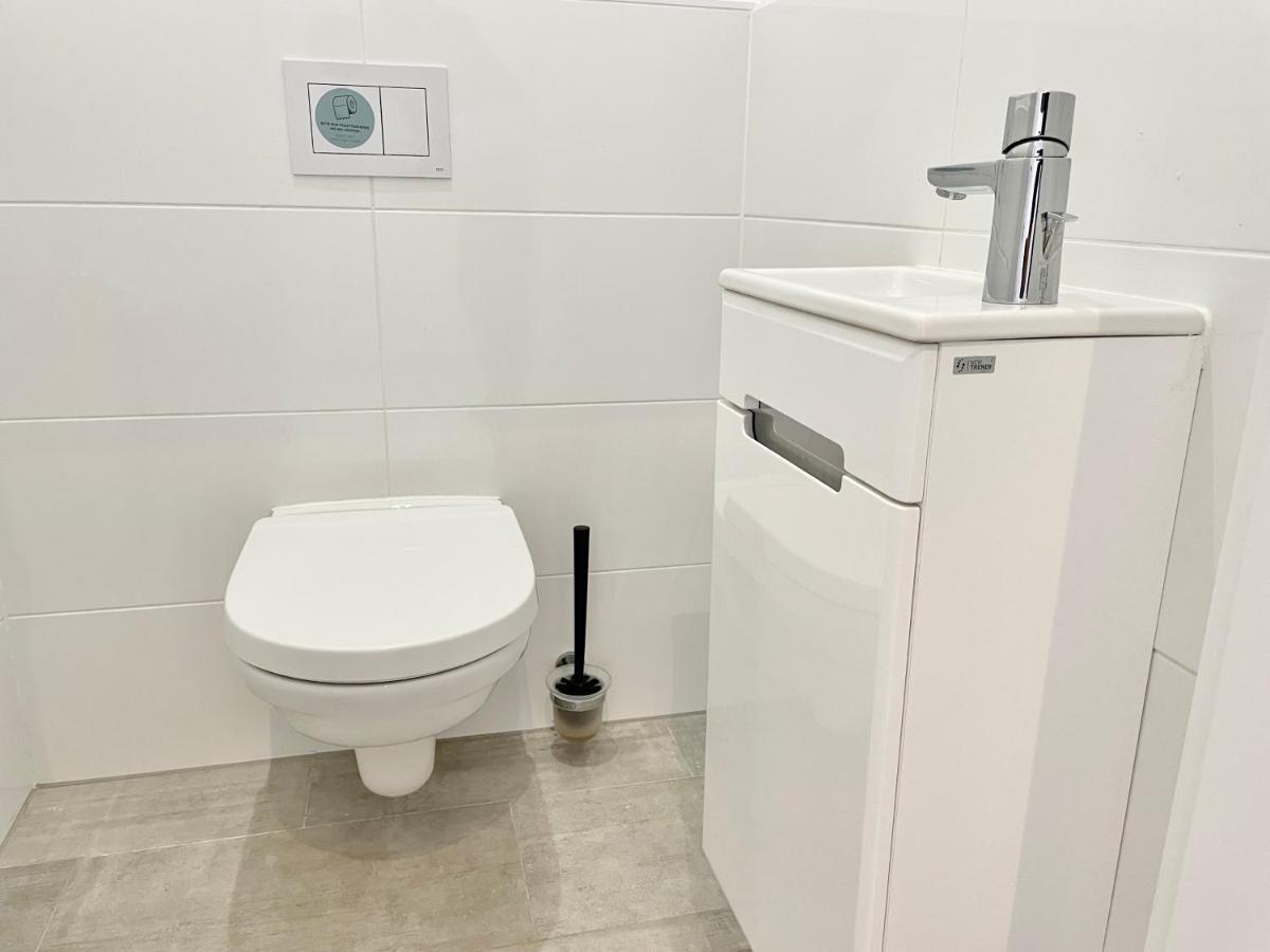 Spacious Apartment - 15 Min To Center Відень Екстер'єр фото