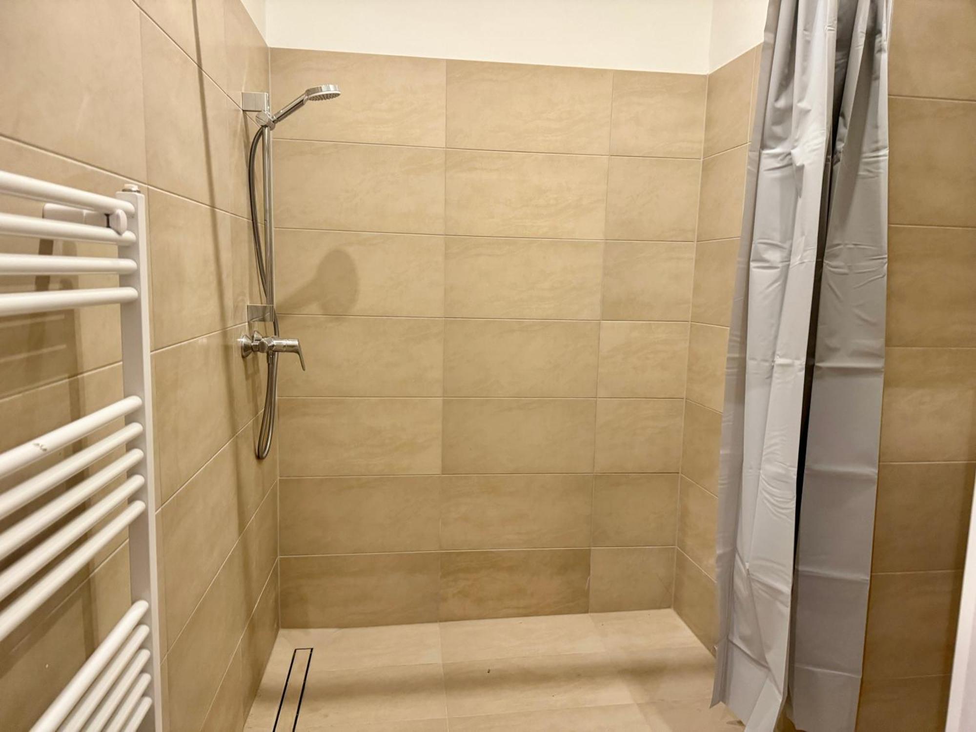 Spacious Apartment - 15 Min To Center Відень Екстер'єр фото