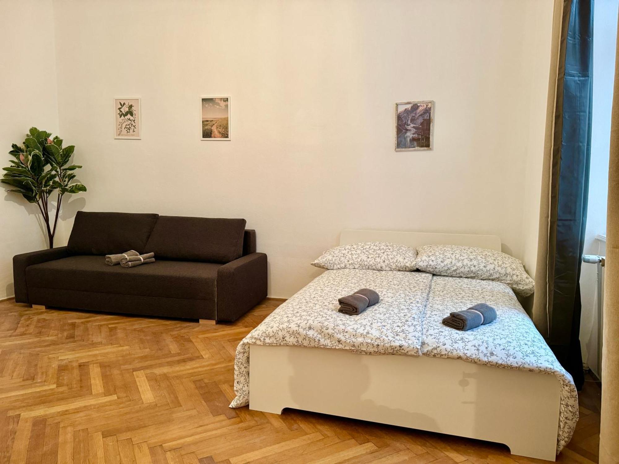 Spacious Apartment - 15 Min To Center Відень Екстер'єр фото